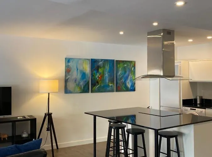 Lc Cesar Augusto Apartmán *